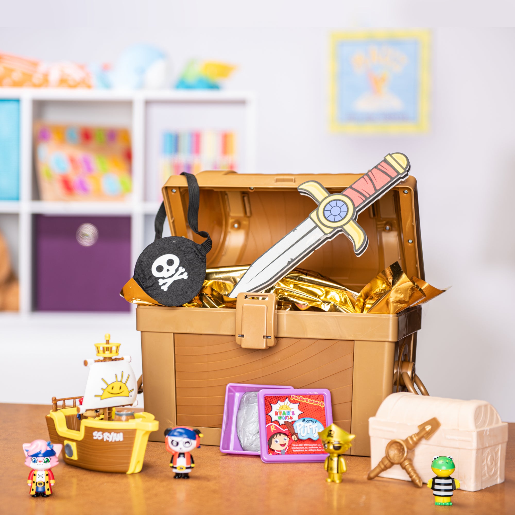 Ryan’s World Cap’n Ryan’s Micro Mystery Treasure Chest Lifestyle Image